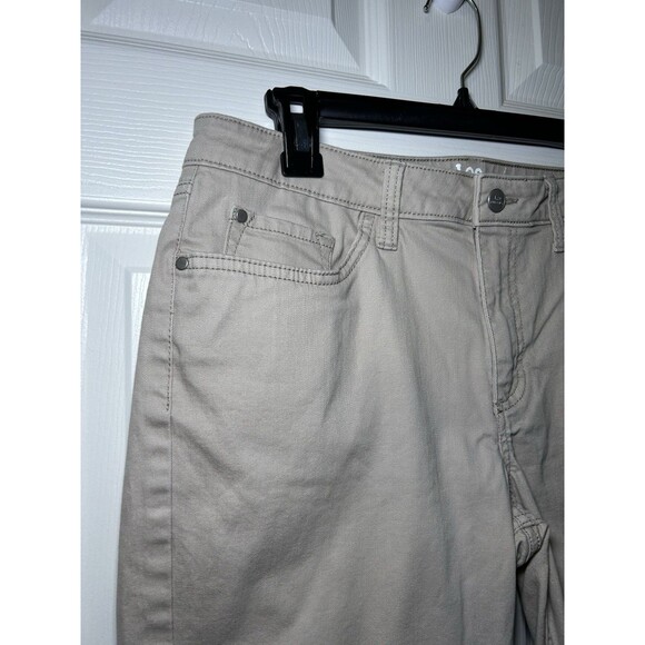 LEE RIDERS Women’s Mid Rise Bermuda Shorts Light Tan Size 10 NWOT - Picture 2 of 5